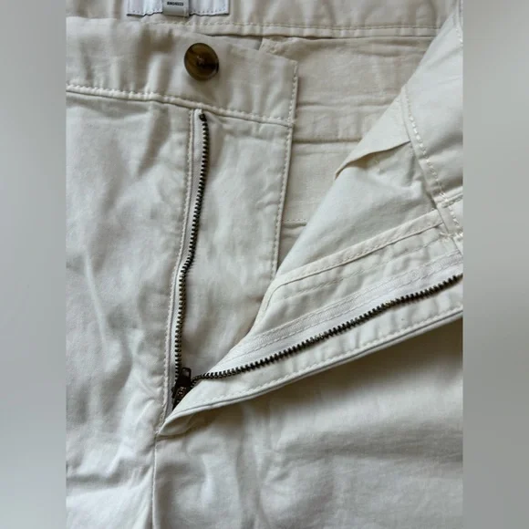 BANANA REPUBLIC 7" LIVED-IN SHORT - Picture 6 of 6